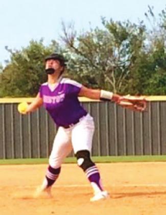 McKenna Ingram delivers a pitch.