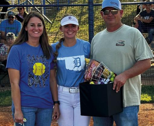 Senior Anne Bailey with her parents Desiree and Keith Bailey. courtesy photo