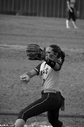 Kodi Vick pitches against Davenport