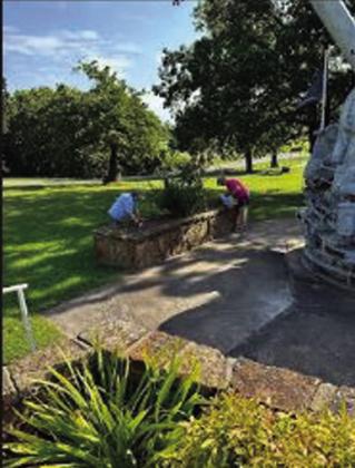 Garden Club helps beautify Bristow