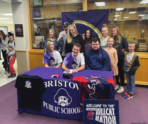 Malachi Conn signs with RSU for E-sports
