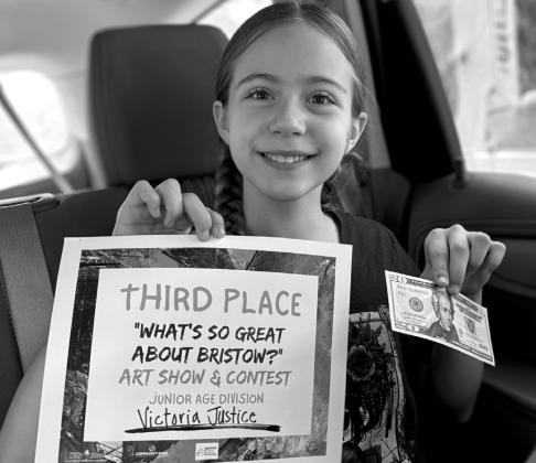 Victoria Justice with her prize.