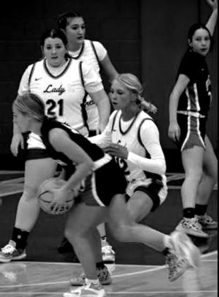 Lady Hornets beat Oilton
