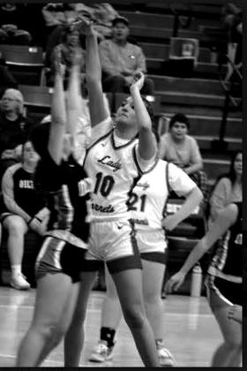 Lady Hornets beat Oilton