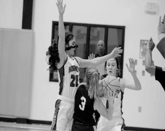 Lady Pirates take Paden Tournament, 50 - 40