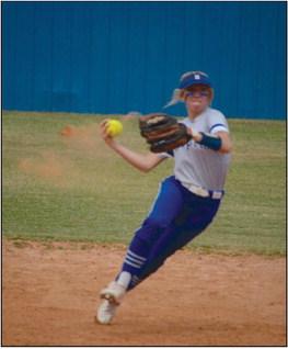 Samantha Peeler makes the play.