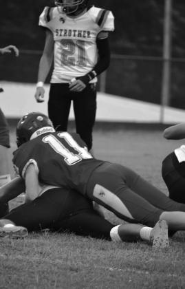 Gabe Peeler makes a tackle.