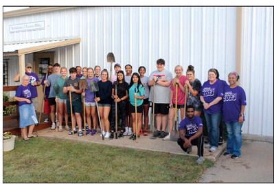 Sharon VanOrsdol, along with the Bristow High School Leasdership class and volunteers prepare to work helping others for Day of Caring. Angie Gentry photo