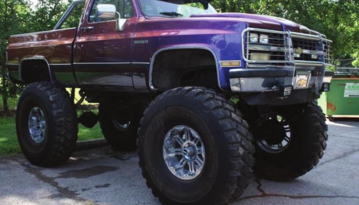 Rainbow Community holds car show for residents