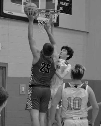 Hornets and Lady Hornets at Oilton Tournament