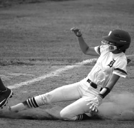 Lady Hornets take Prue, 11 - 0