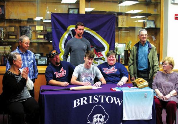 Titsworth signs with Seminole State