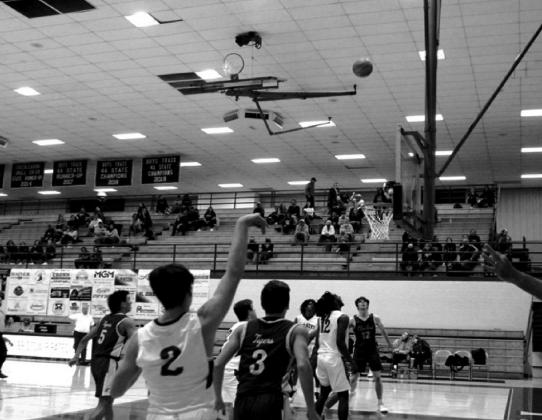 Sutton Titsworth shoots for points. courtesy photos