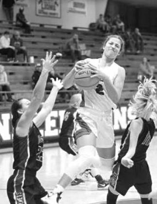 Depew Hornets and Lady Hornets play ball