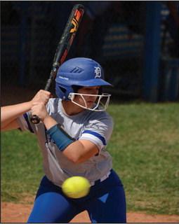Bryleigh Swart at bat